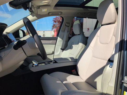 New 2026 Volvo XC90 B6 Ultra w/ Protection Package Premier image 13