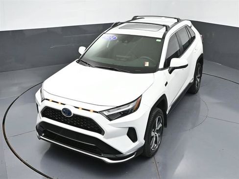 Used 2024 Toyota RAV4 SE w/ Weather & Moonroof Package AWD/4WD image 40