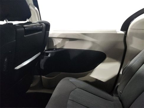 Used 2021 Chrysler Pacifica Touring w/ Uconnect Theater Family Group image 25