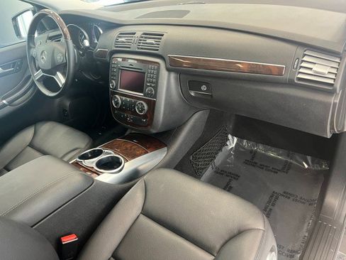 Used 2011 Mercedes-Benz R 350 4MATIC image 16