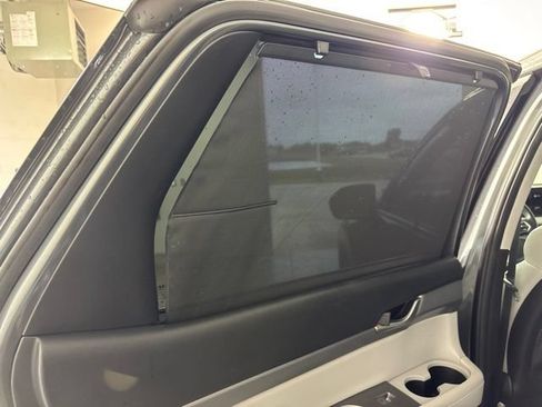 Used 2022 Hyundai Palisade SEL w/ 8P Bench Seat Package AWD/4WD image 14