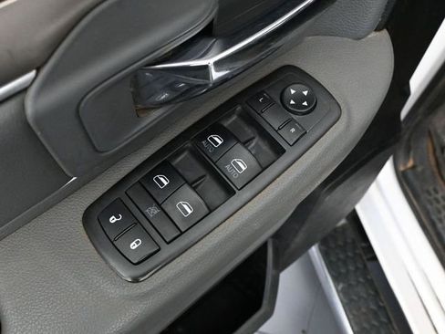 Used 2017 RAM 1500 Classic SLT image 19