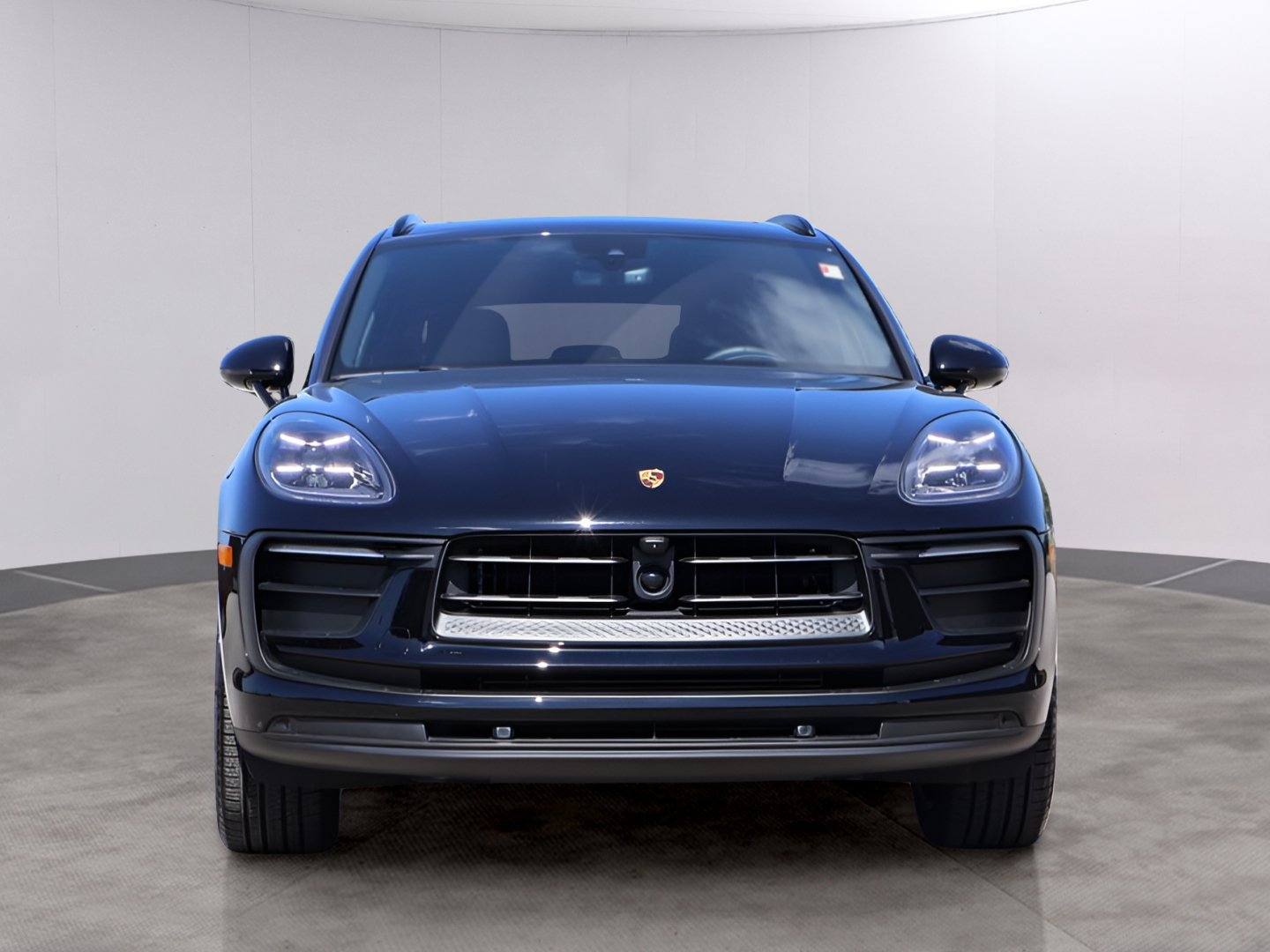 Certified 2026 Porsche Macan AWD/4WD image 12