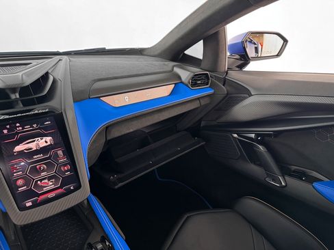 Used 2025 Lamborghini Revuelto image 29