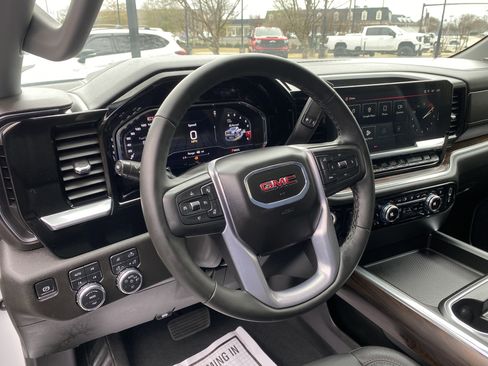 Used 2025 GMC Sierra 2500 SLT image 18