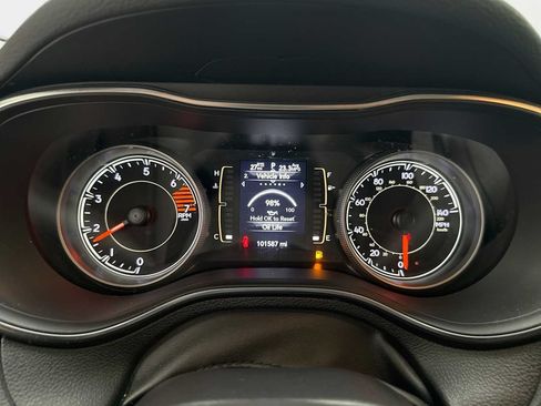Used 2020 Jeep Cherokee Latitude Plus AWD/4WD image 10