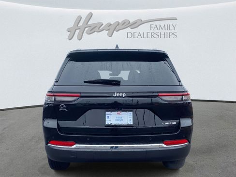 Certified 2024 Jeep Grand Cherokee Laredo image 42