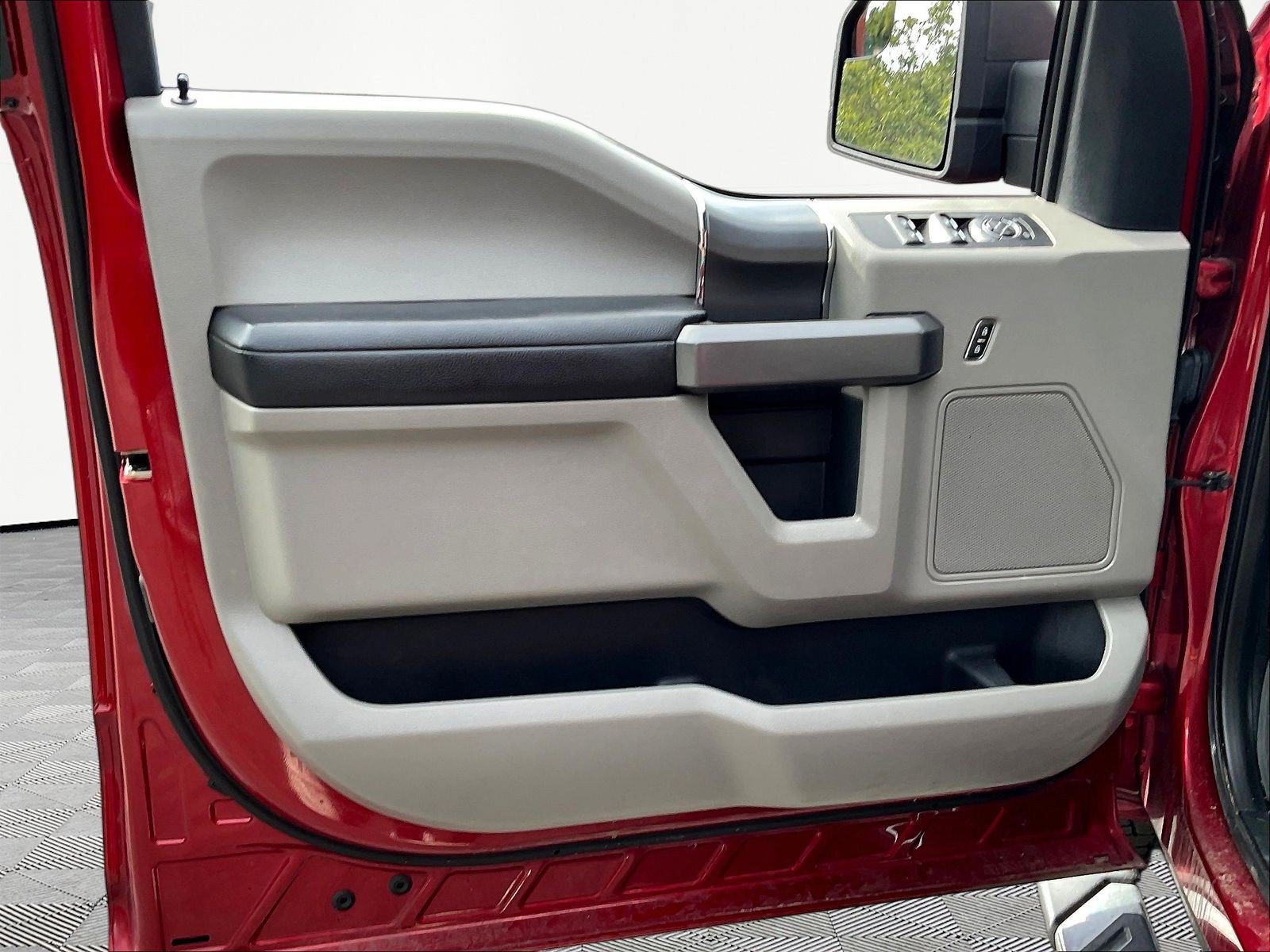 Used 2019 Ford F150 XLT w/ Equipment Group 302A Luxury AWD/4WD image 21