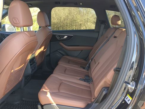 Used 2021 Audi Q7 2.0T Premium w/ Convenience Package image 12