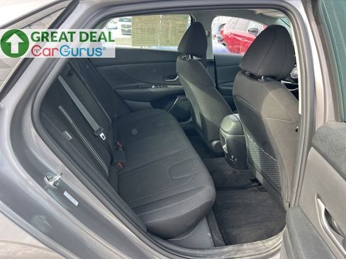Used 2024 Hyundai Elantra SEL w/ Convenience Package image 26