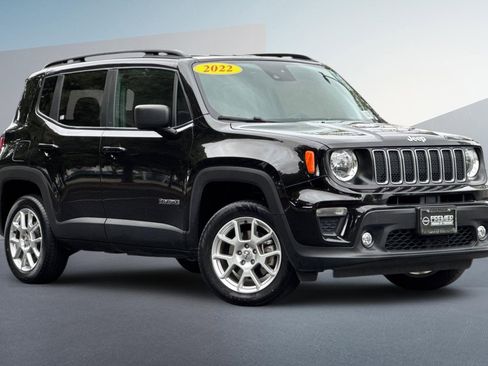 Used 2022 Jeep Renegade Latitude w/ Convenience Group image 2