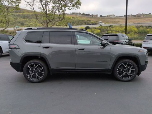 New 2026 Jeep Cherokee Overland image 4