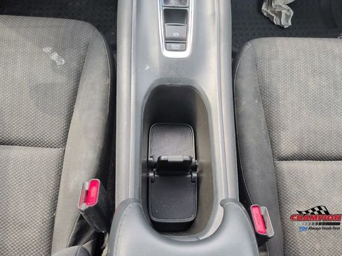 Used 2018 Honda HR-V LX image 15