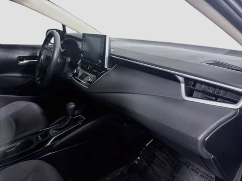 Certified 2021 Toyota Corolla LE FWD image 28