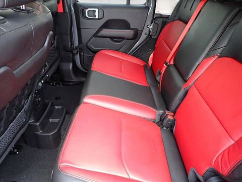 Used 2023 Jeep Wrangler Unlimited Rubicon 4xe AWD/4WD image 7