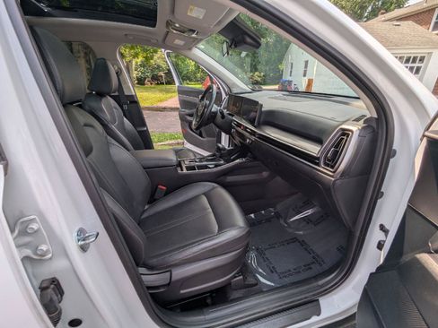 Used 2025 Kia Sorento S w/ Panoramic Sunroof Package AWD/4WD image 33