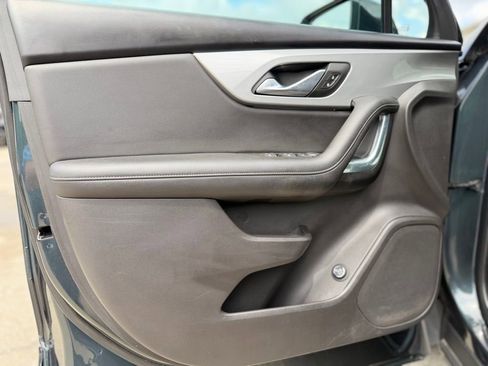 Used 2019 Chevrolet Blazer LT FWD image 12