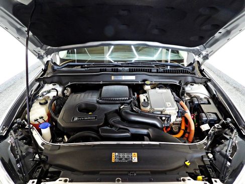 Used 2018 Ford Fusion SE FWD image 23