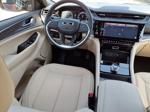 New 2026 Jeep Grand Cherokee L Limited image 4