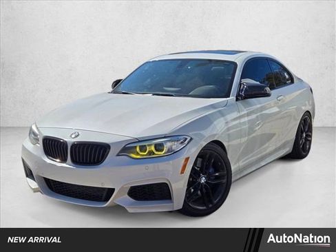 Used 2015 BMW M235i Coupe image 1