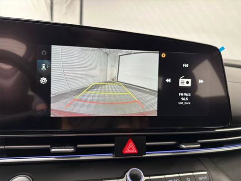 New 2025 Hyundai Elantra Limited image 29