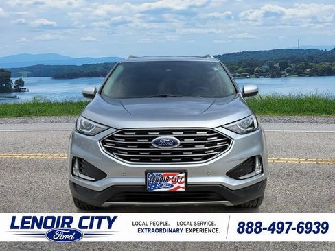 Certified 2022 Ford Edge Titanium AWD/4WD image 8