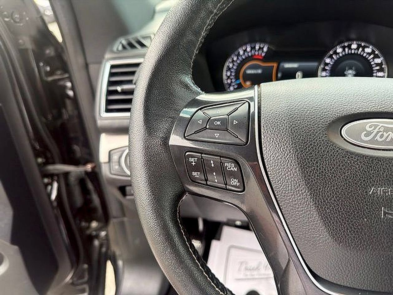 Used 2019 Ford Explorer Platinum AWD/4WD image 18