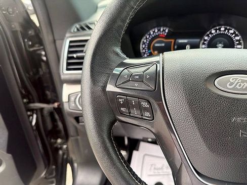 Used 2019 Ford Explorer Platinum AWD/4WD image 18
