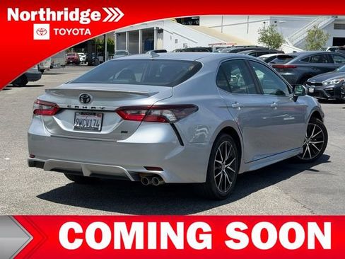 Used 2023 Toyota Camry SE FWD image 4