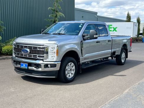 Used 2023 Ford F350 XLT image 1