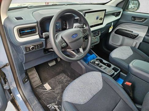 New 2025 Ford Maverick XLT FWD image 3