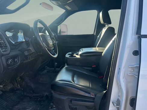 Used 2023 RAM 3500 Tradesman w/ Chrome Appearance Group image 9