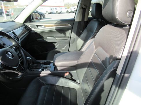 Used 2019 Volkswagen Atlas SEL Premium image 11