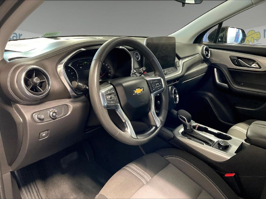 Used 2025 Chevrolet Blazer LT AWD/4WD image 8
