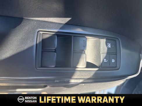 Used 2023 Lexus GX 460 Premium w/ Premium Package image 13