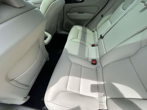 Certified 2025 Volvo XC60 B5 Plus AWD/4WD image 12