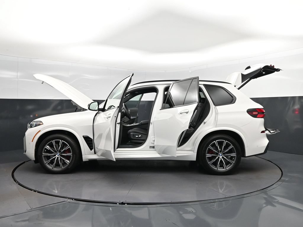 Used 2026 BMW X5 sDrive40i w/ M Sport Package RWD image 46