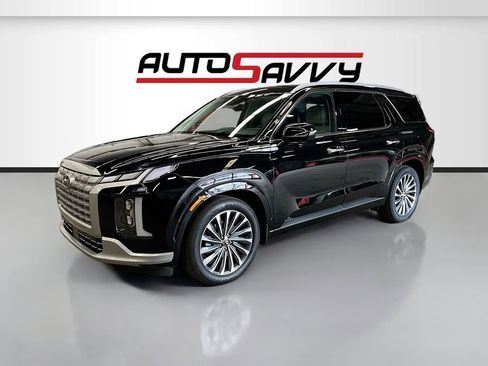 Used 2025 Hyundai Palisade Calligraphy FWD image 3