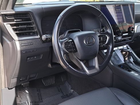 Used 2024 Lexus GX 550 w/ Cold Area Package AWD/4WD image 18