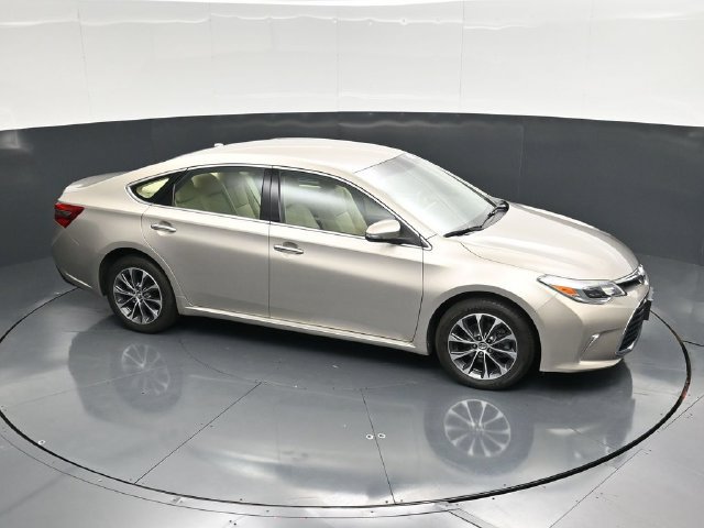 Used 2016 Toyota Avalon XLE FWD image 44