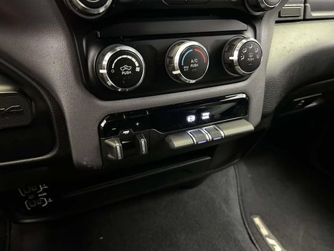 Used 2024 RAM 2500 Big Horn AWD/4WD image 25
