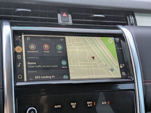 Used 2021 Land Rover Discovery Sport SE R-Dynamic image 12