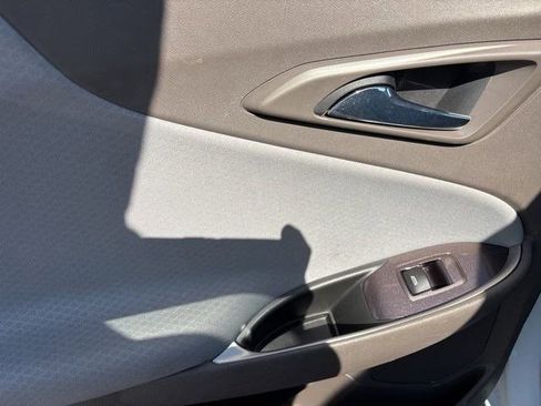 Used 2022 Chevrolet Malibu LT image 32