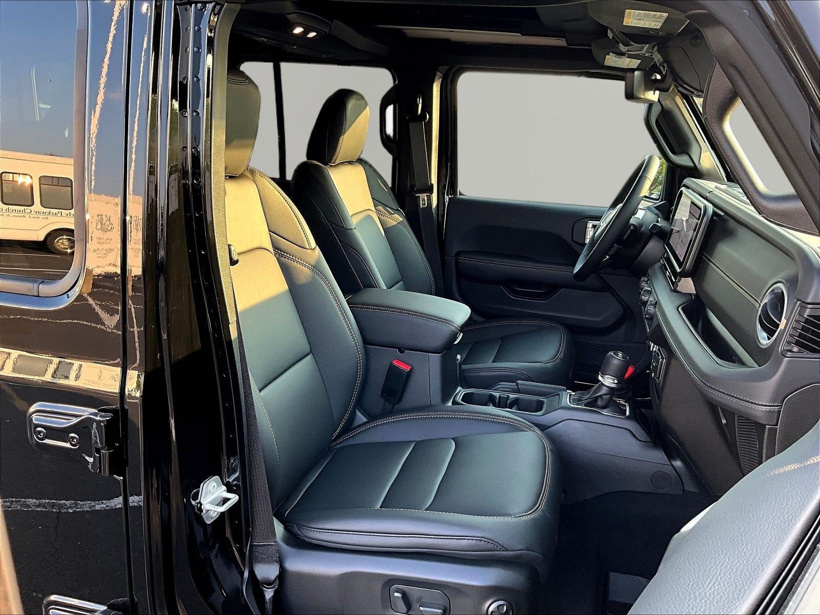 New 2026 Jeep Wrangler Unlimited Sahara AWD/4WD image 10