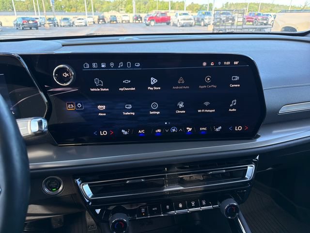 Used 2025 Chevrolet Traverse LT w/ Driver Confidence Package AWD/4WD image 24