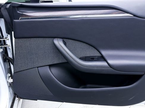 Used 2022 Tesla Model S image 40