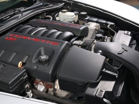 Used 2011 Chevrolet Corvette Grand Sport w/ Preferred Equipment Group RWD image 14