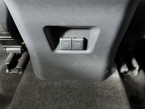 Used 2019 Toyota RAV4 XLE Premium FWD image 26