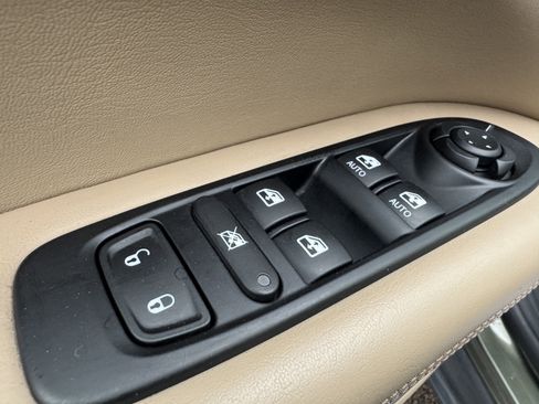 Used 2018 Jeep Compass Sport image 10