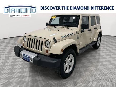 Used 2011 Jeep Wrangler Unlimited Sahara w/ Connectivity Group AWD/4WD image 1